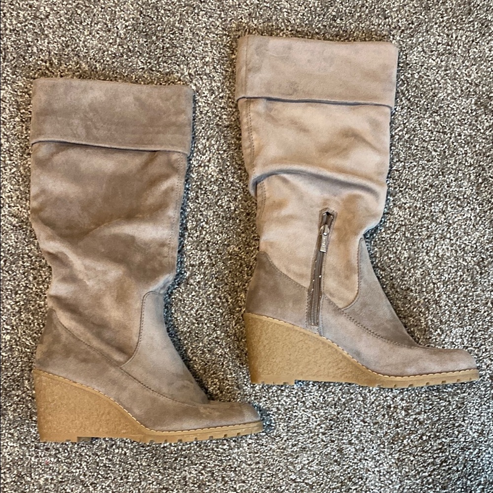 Women's Bass Tan Wedge Boots